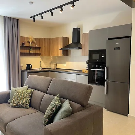 Modern & Stylish 3br In Malta Апартаменты *