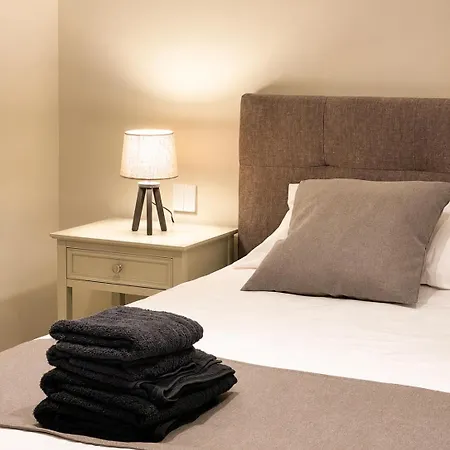 Modern & Stylish 3br In Malta Апартаменты *