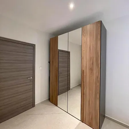 Modern & Stylish 3br In Malta