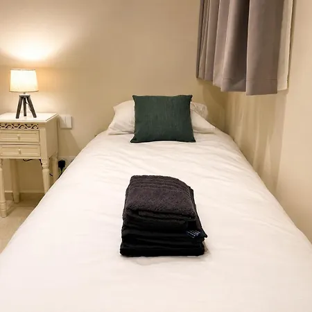 Modern & Stylish 3br In Malta Апартаменты